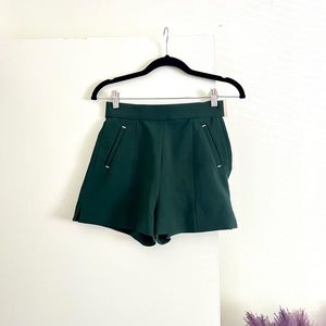 Classic height wrist shorts / Elegant shorts / dark green shorts